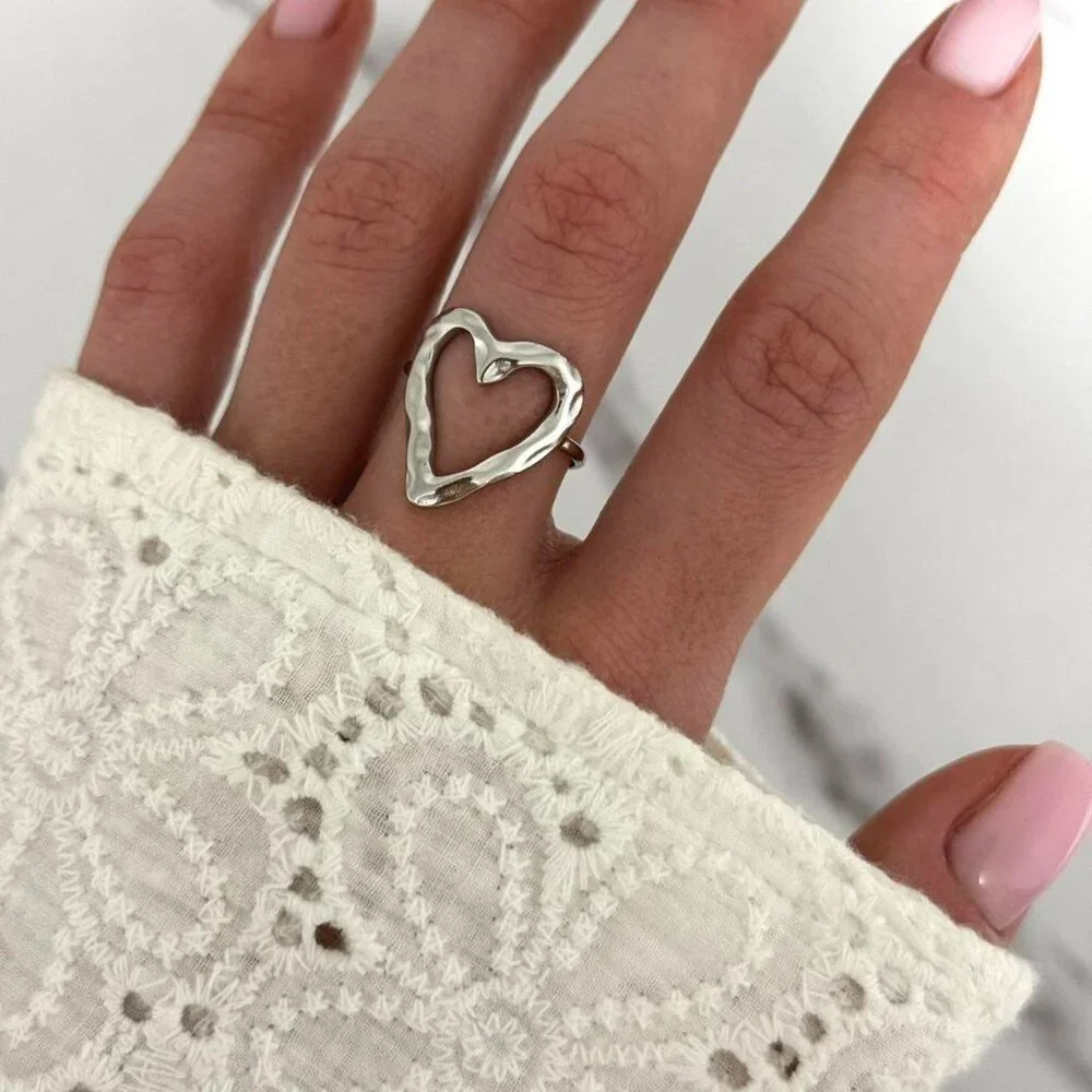 Sku:0375 silver ring with silver heart I made of stainless steel + in a gift box